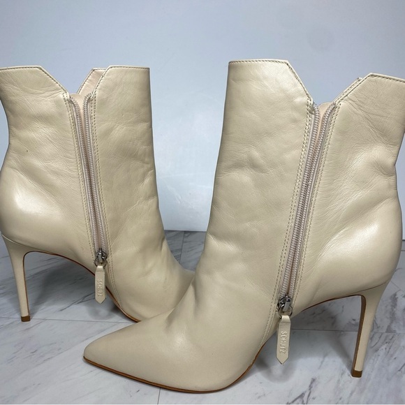 Schutz Betsey Eggshell Leather Pointy Toe Heeled Bootie 10 1/2 B - Picture 7 of 15